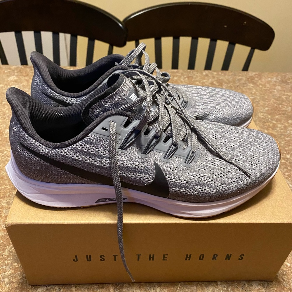 Nike Women’s Air Zoom Pegasus Running shoes, 9.5